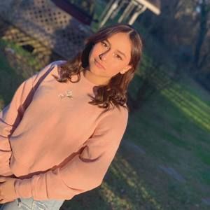 Meet your Posher, Daniela